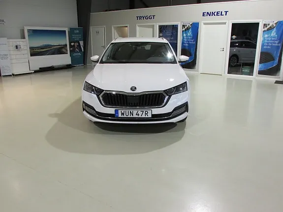 Skoda Octavia 2023 photo 2