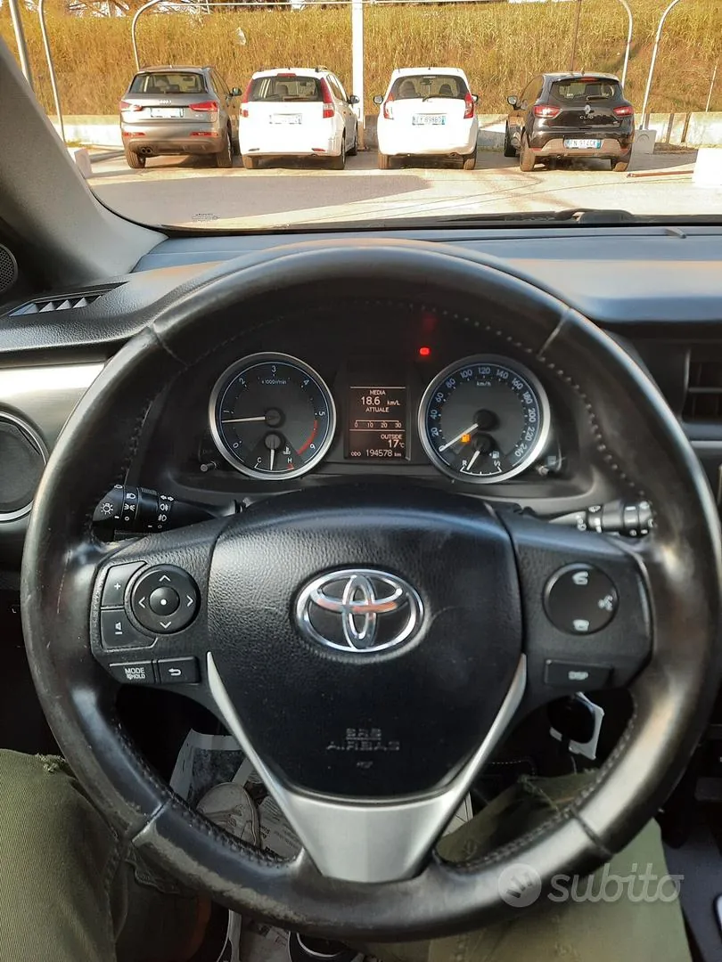 Toyota Auris 2014 photo 5