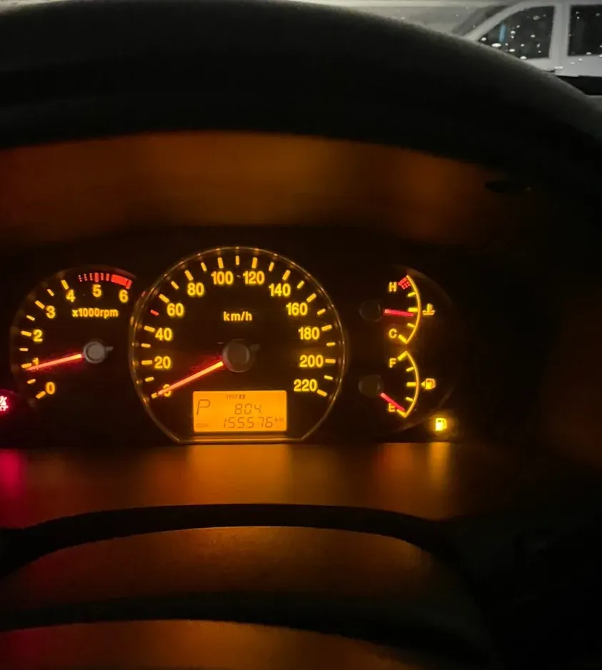 Kia Carens 2010 photo 2