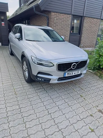 Volvo V90 Cross Country 2019 photo 2