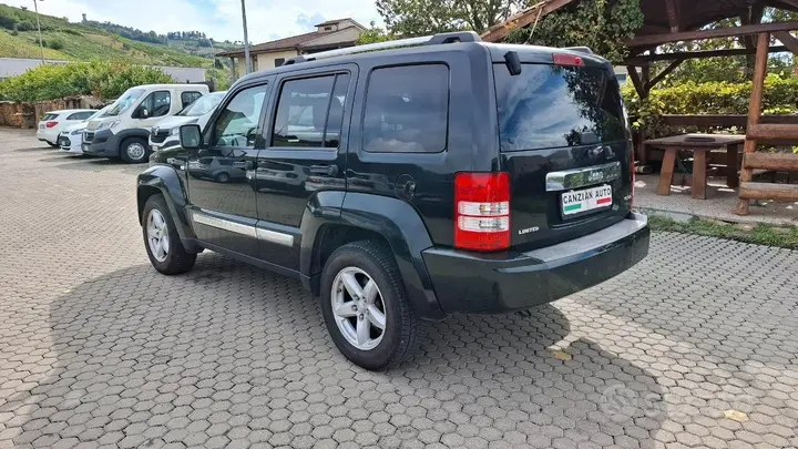 Jeep Cherokee 2009 photo 4
