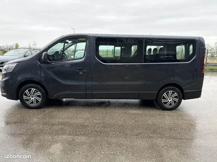 Renault Trafic 2022 photo 2