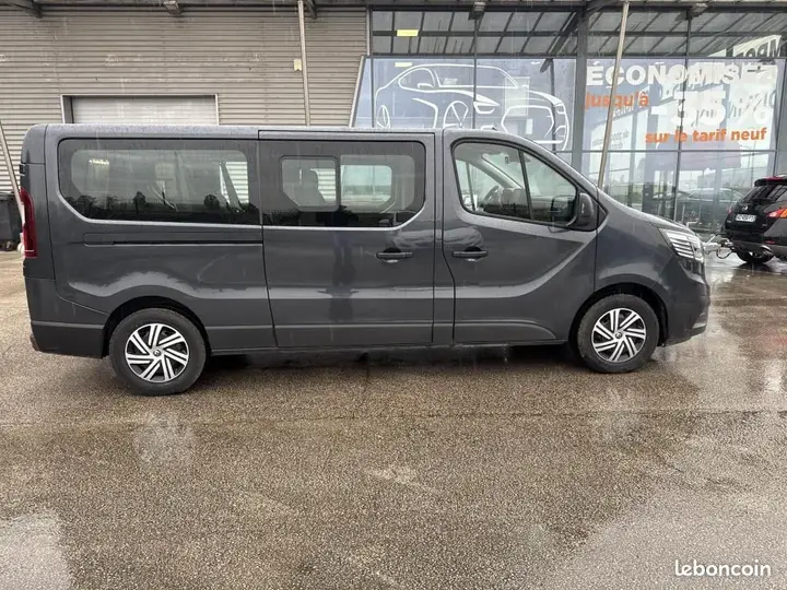 Renault Trafic 2022 photo 5