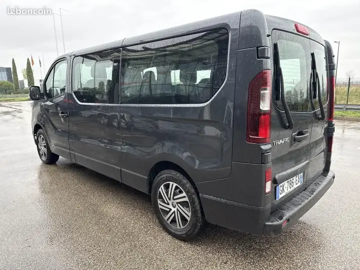 Renault Trafic 2022 photo 3
