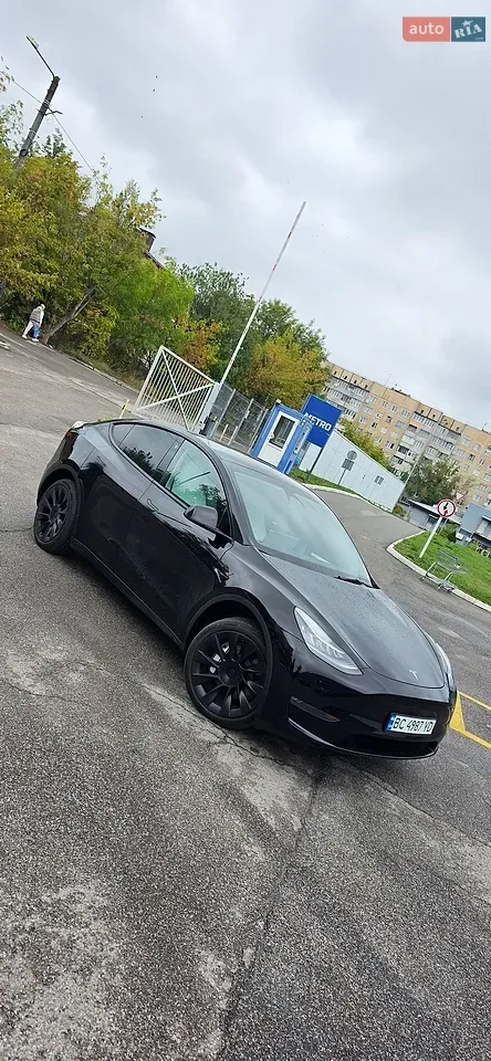Tesla Model Y 2023 photo 3