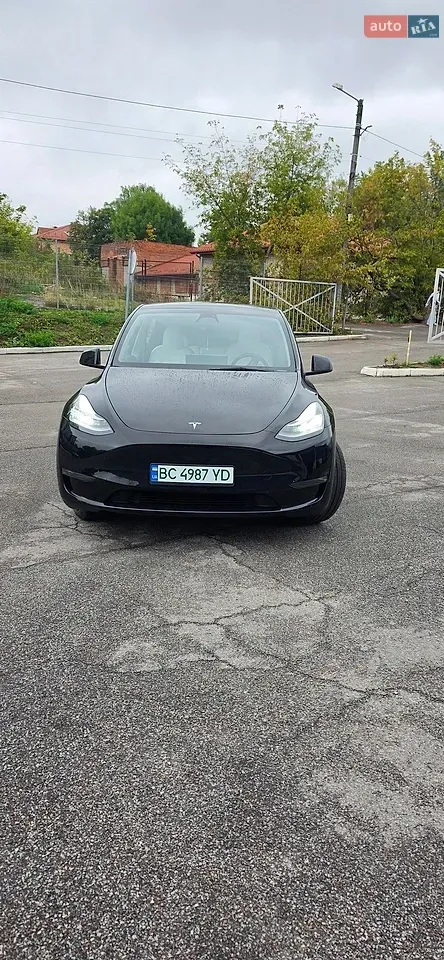 Tesla Model Y 2023 photo 4