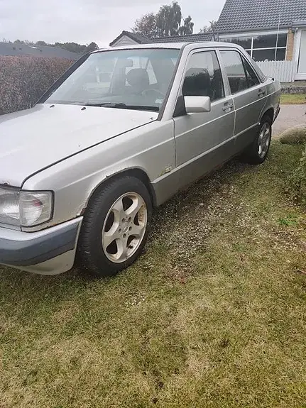 Mercedes-Benz 190 E