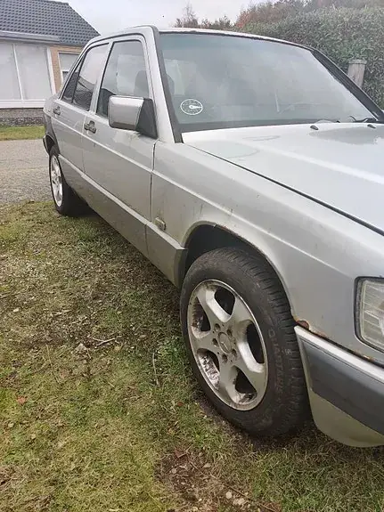 Mercedes-Benz 190 E 1989 photo 3