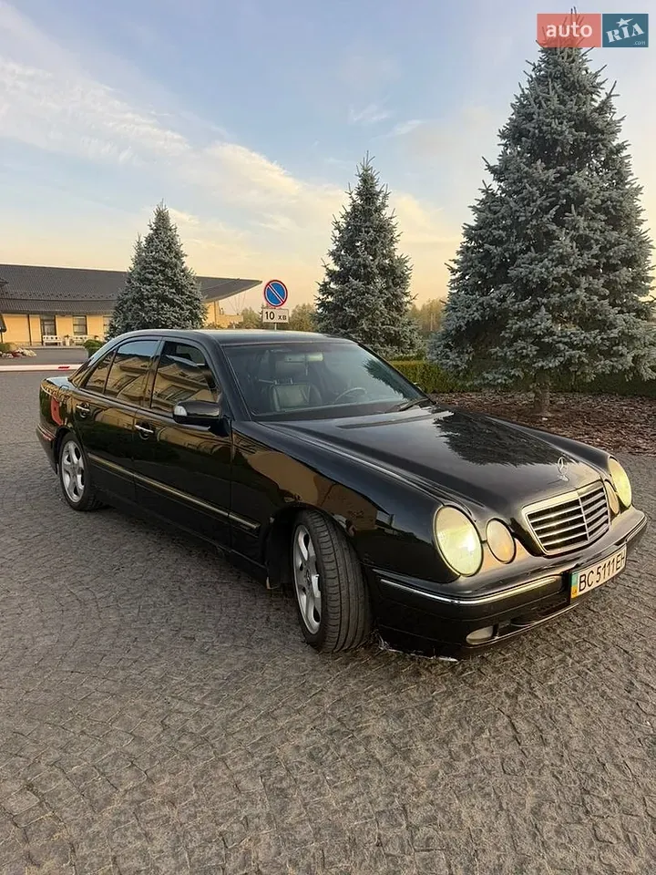 Mercedes-Benz E-Class 2001 photo 2