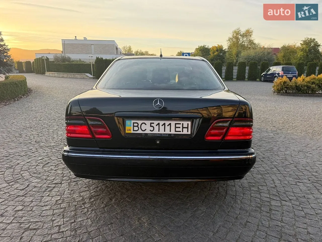 Mercedes-Benz E-Class 2001 photo 3