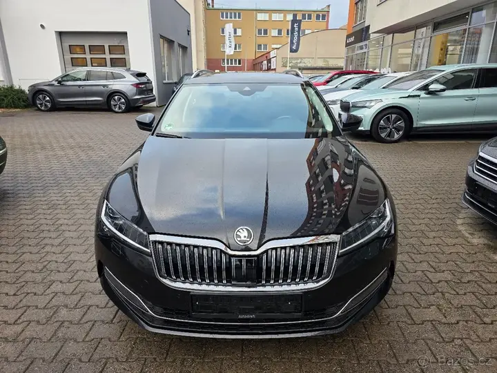 Skoda Superb 2023 photo 2