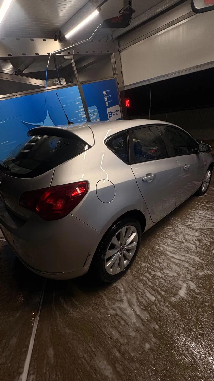 Vauxhall Astra 2012 photo 5