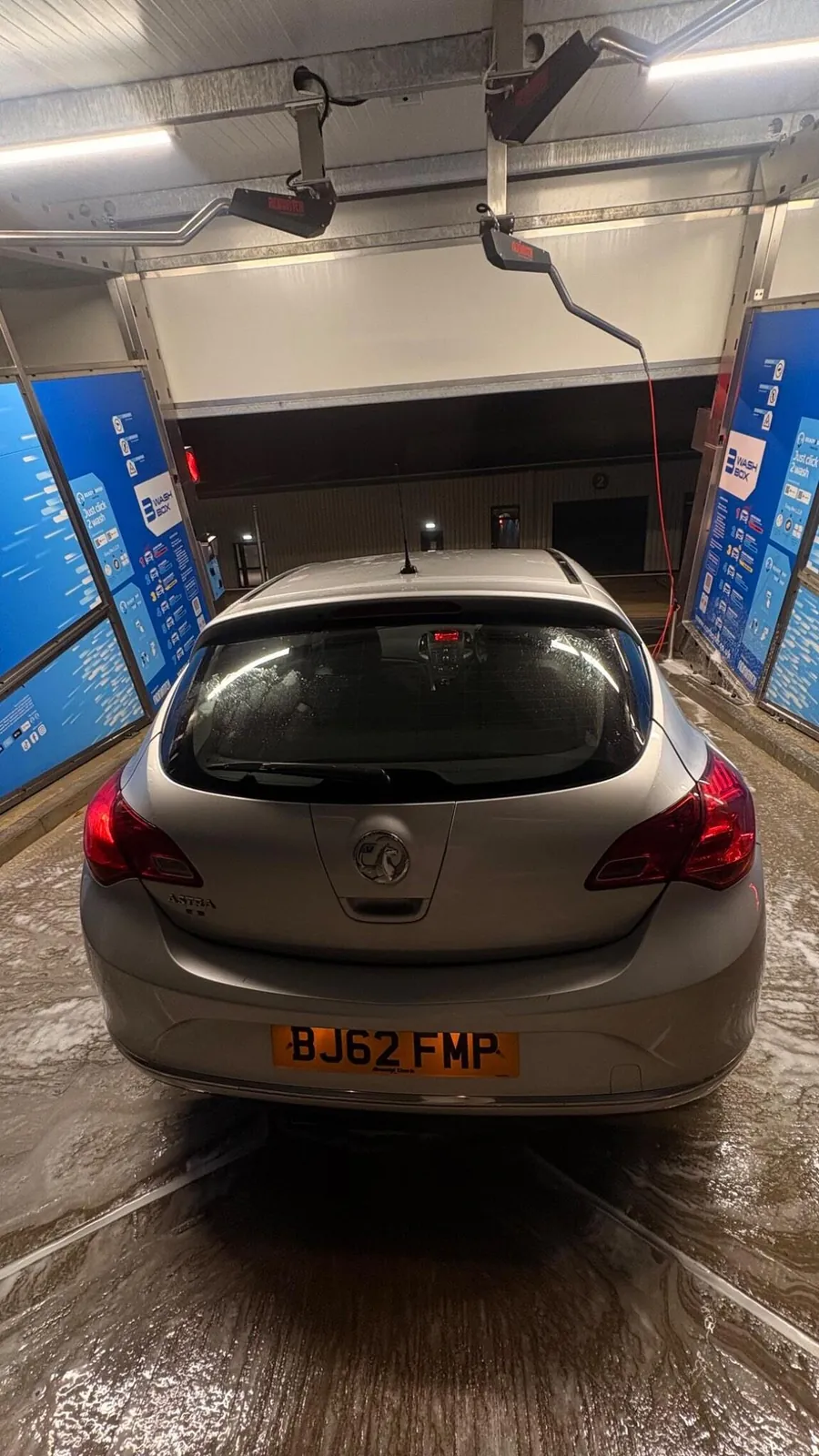 Vauxhall Astra 2012 photo 4