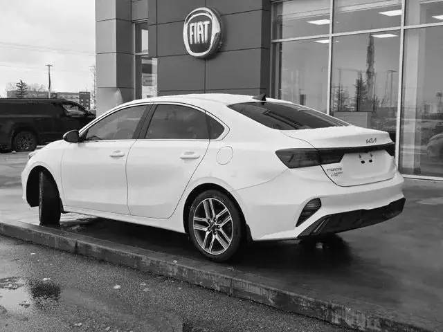Kia Forte 2023 photo 4