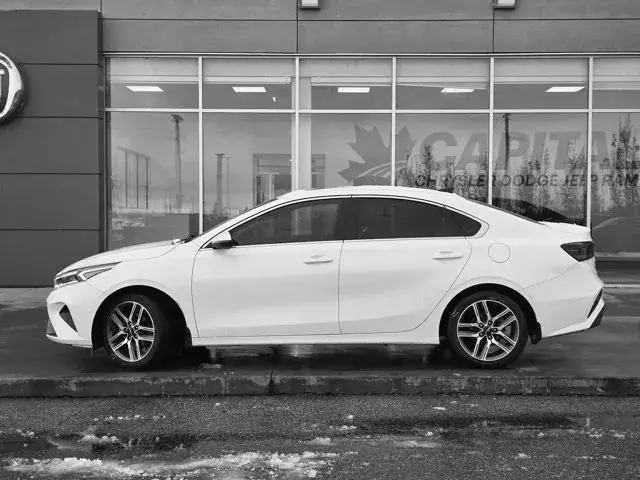 Kia Forte 2023 photo 2