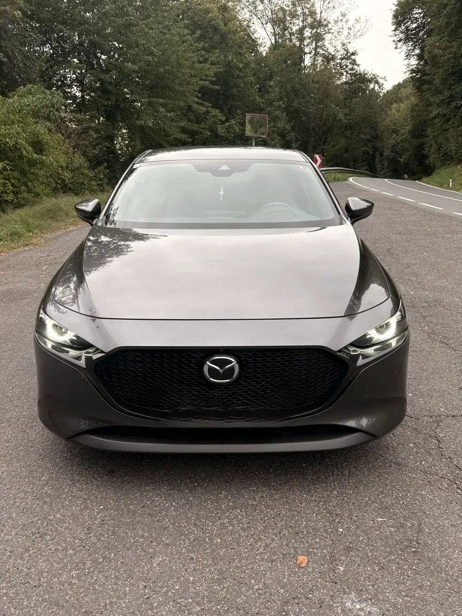 Mazda Mazda3 2019 photo 3