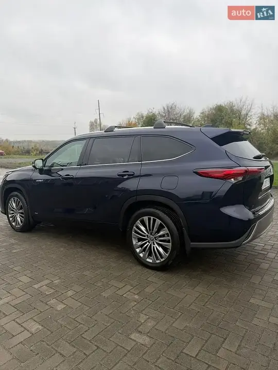 Toyota Highlander 2021 photo 3