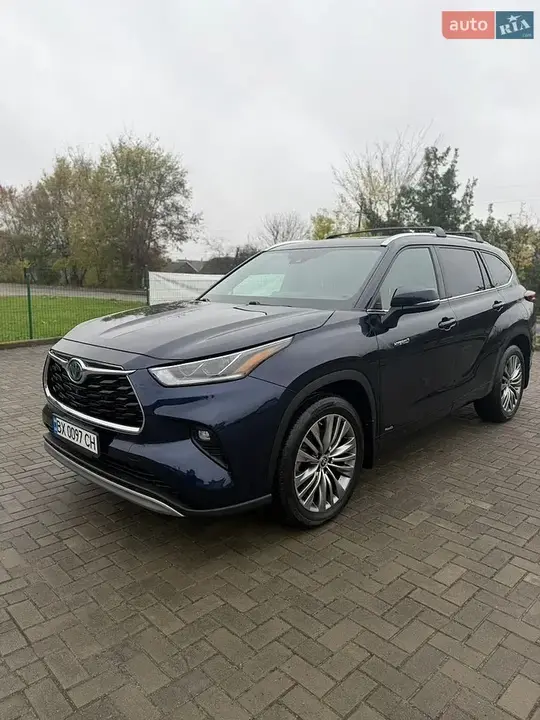 Toyota Highlander 2021 photo 2