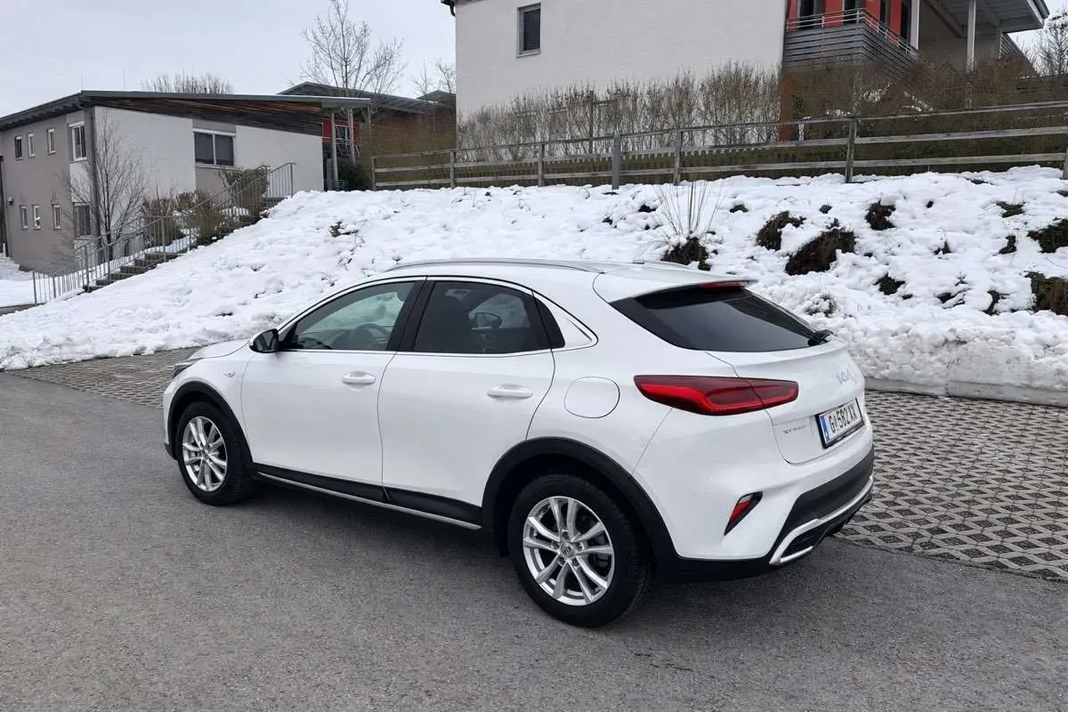 Kia Xceed 2023 photo 2