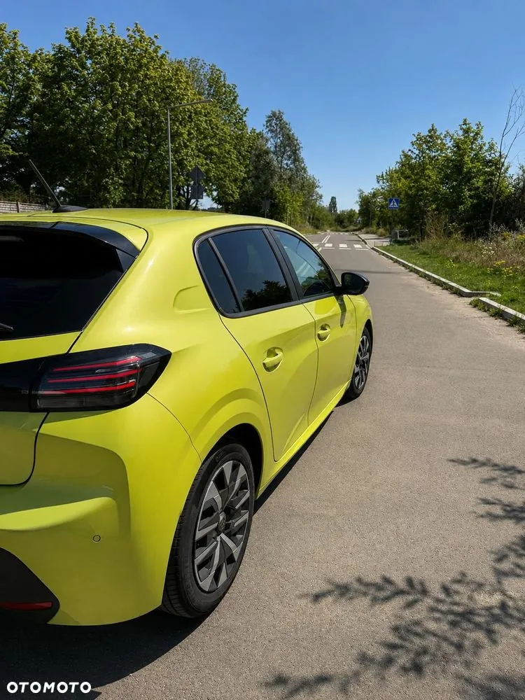 Peugeot 208 2024 photo 2