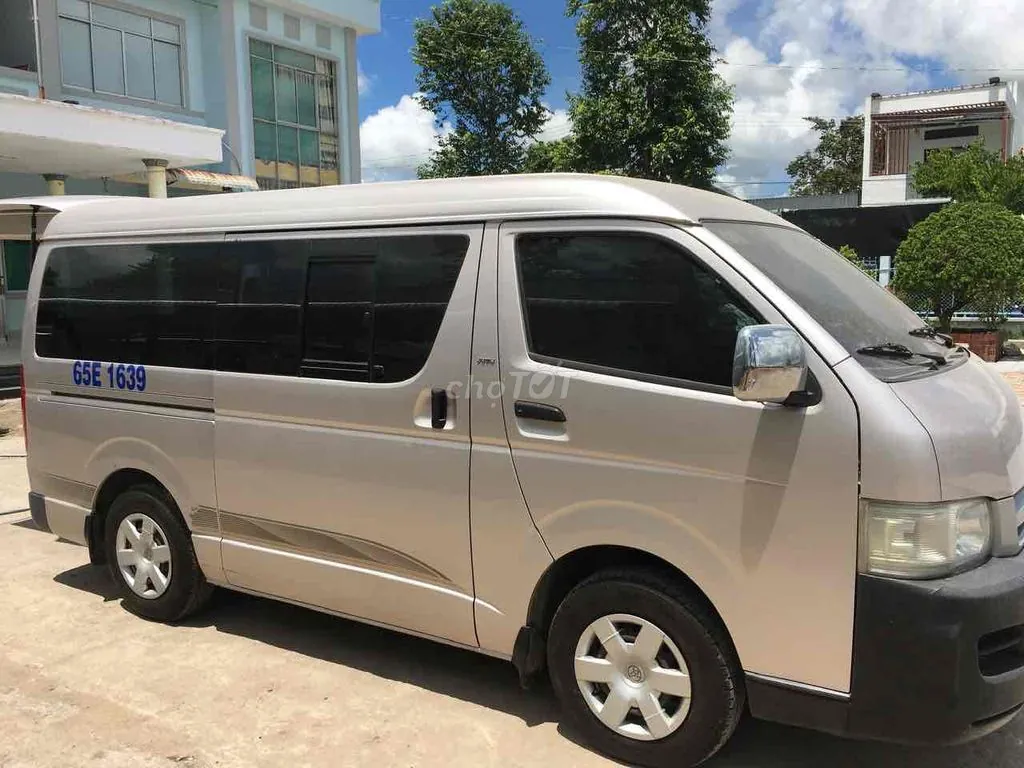 Toyota Hiace 2006 photo 2