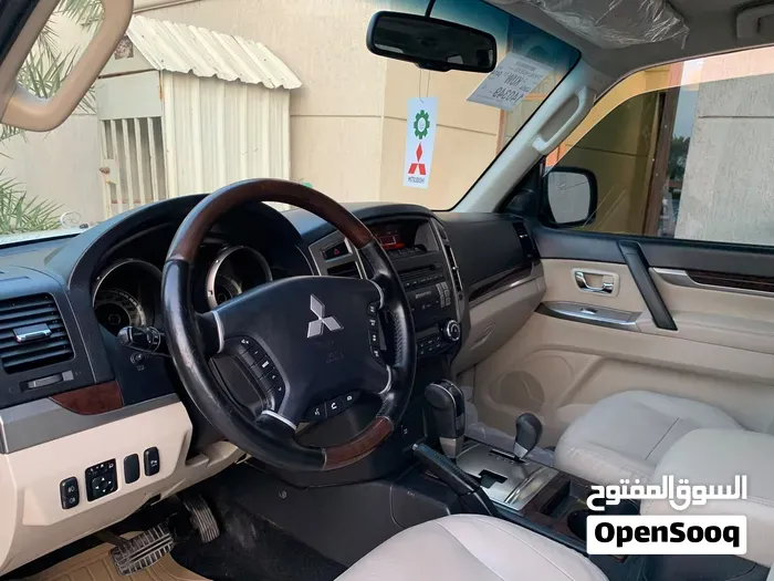 Mitsubishi Pajero 2015 photo 3