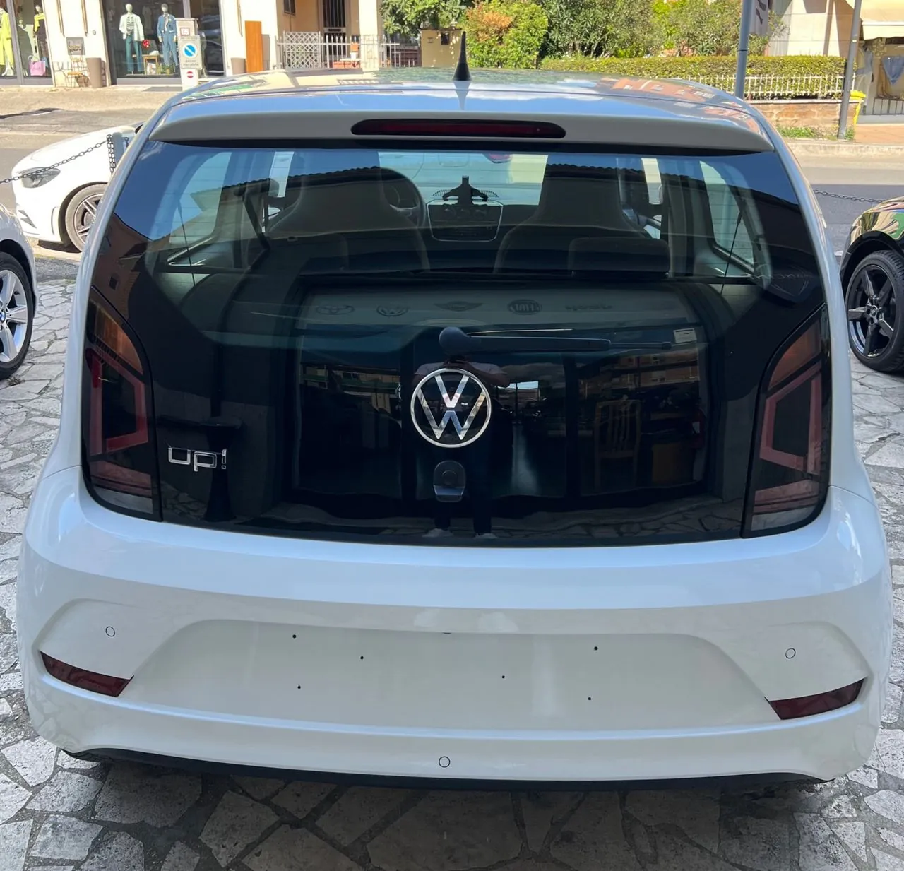 Volkswagen Up 2021 photo 4