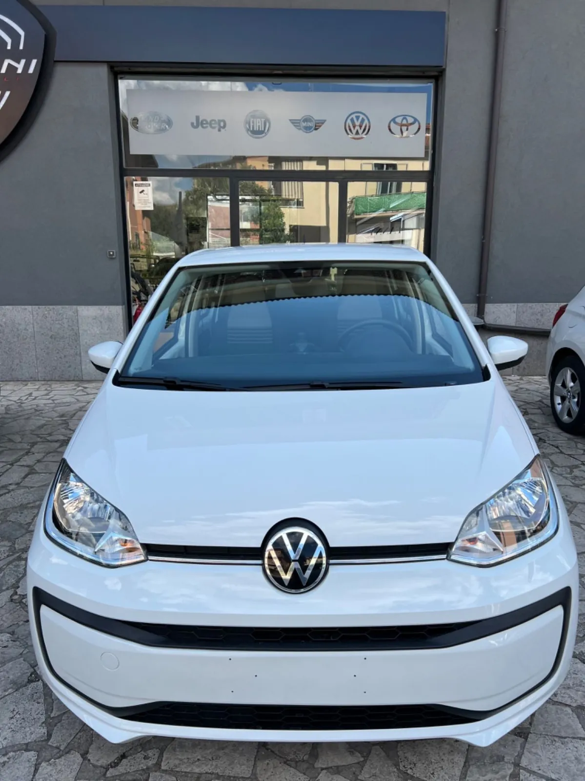 Volkswagen Up 2021 photo 2