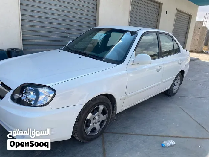 Hyundai Verna 2004 photo 3