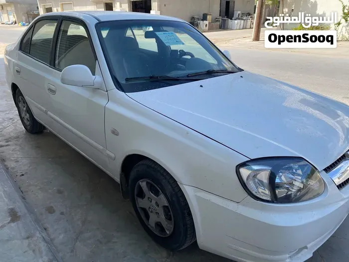 Hyundai Verna 2004 photo 2