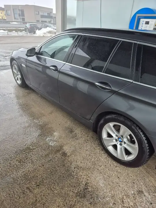 BMW 5 Series 2015 photo 2