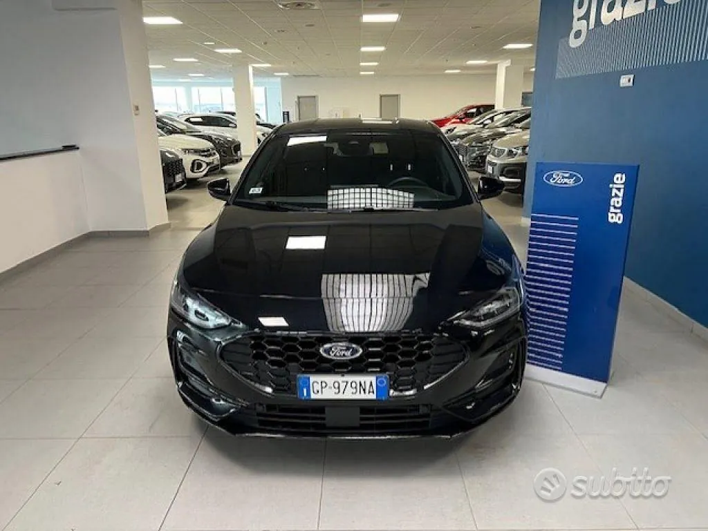 Ford Focus 2023 photo 2