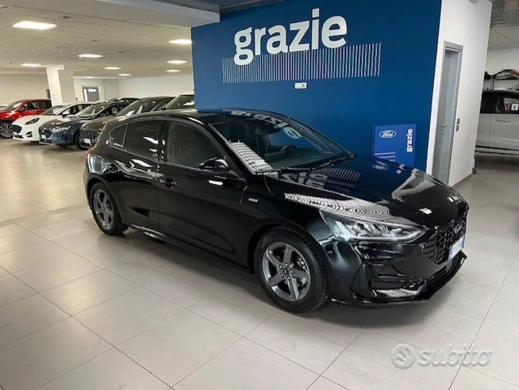 Ford Focus 2023 photo 3