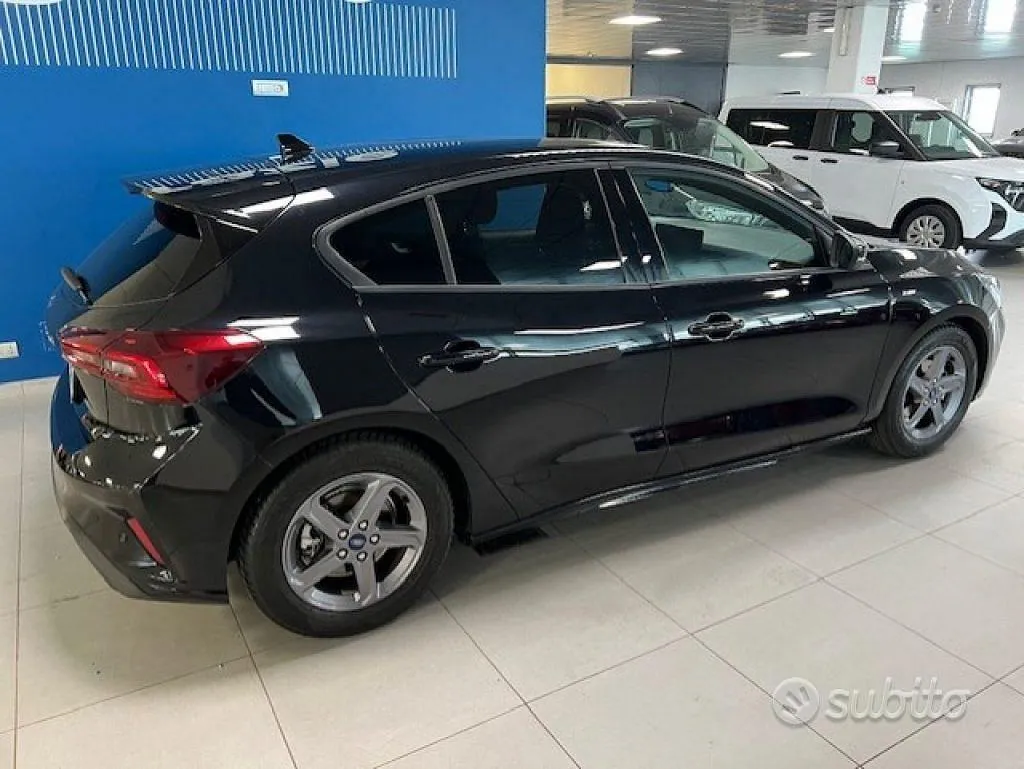 Ford Focus 2023 photo 4