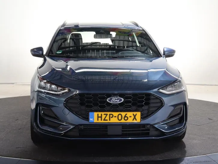 Ford Focus 2025 photo 3