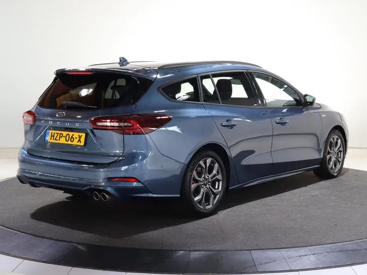 Ford Focus 2025 photo 2