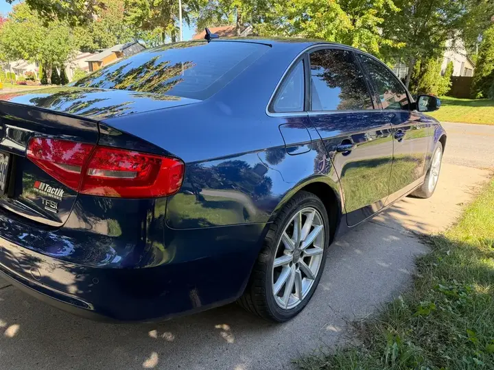 Audi A4 2014 photo 2
