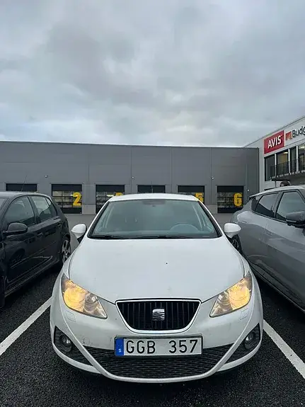 Seat Ibiza 2011 photo 2