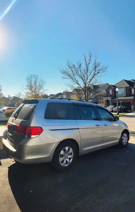 Honda Odyssey 2009 photo 2