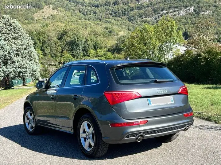 Audi Q5 2010 photo 2
