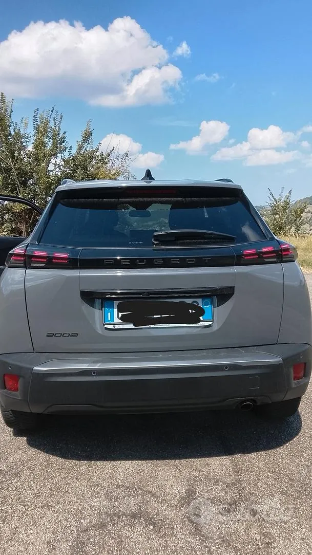 Peugeot 2008 2024 photo 2