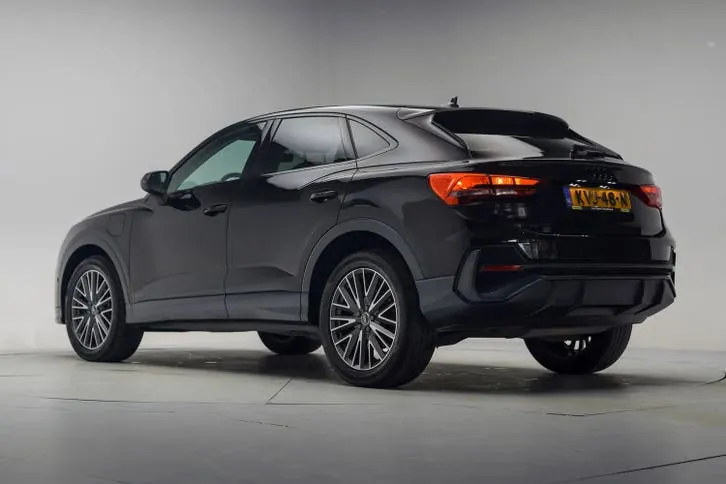 Audi Q3 2022 photo 3