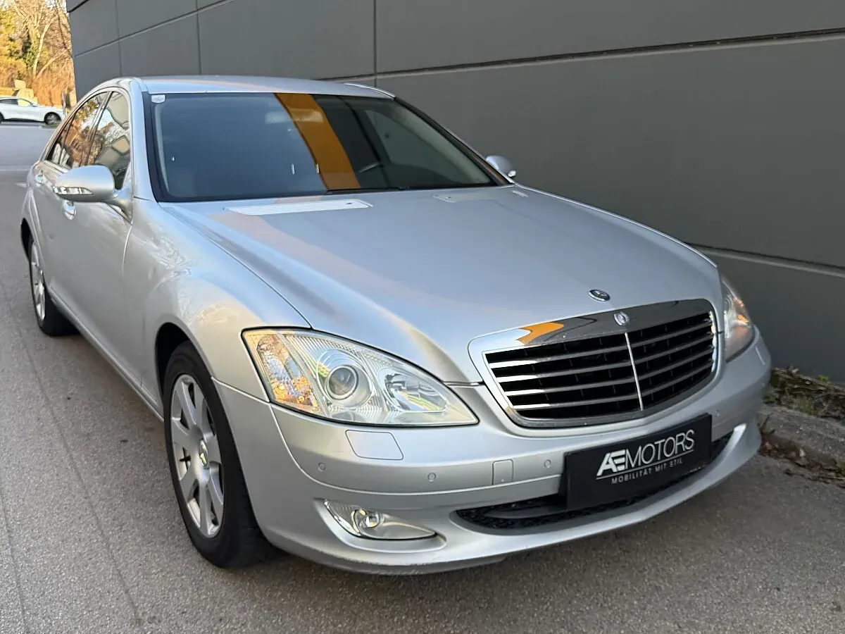 Mercedes-Benz S-Class 2006 photo 2