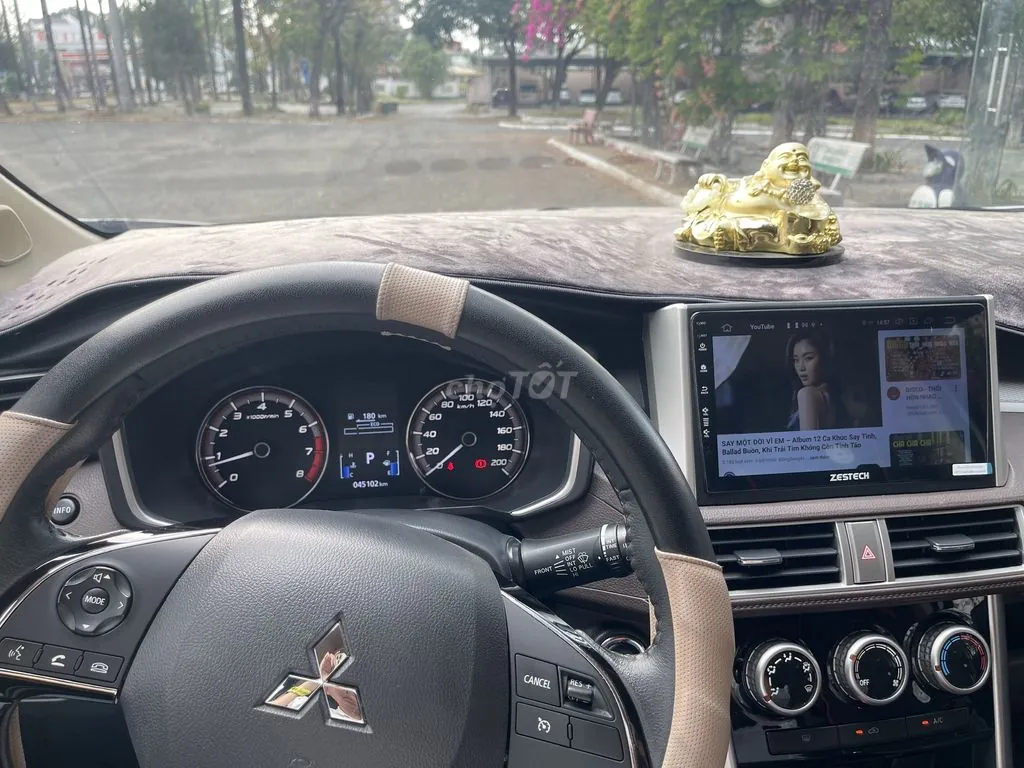 Mitsubishi Xpander Cross 2020 photo 2