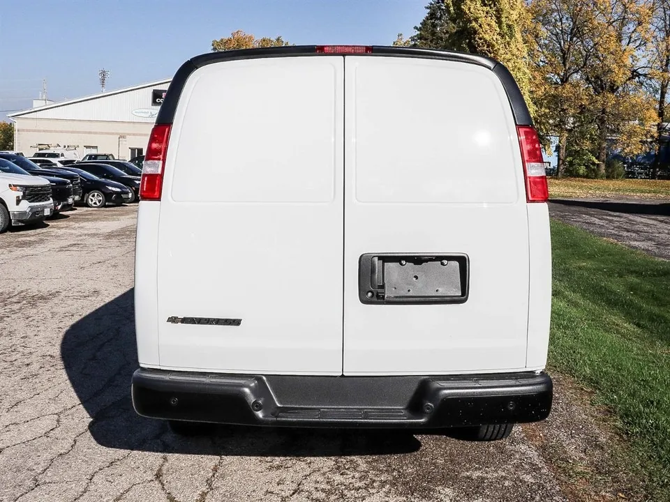 Chevrolet Express 2025 photo 4