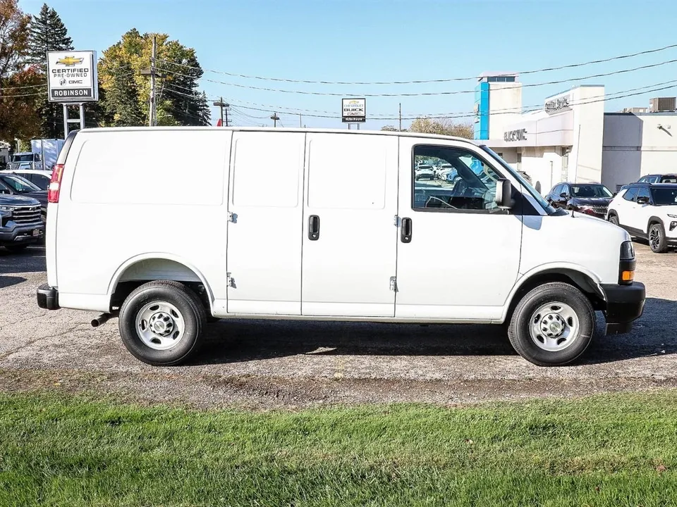 Chevrolet Express 2025 photo 3