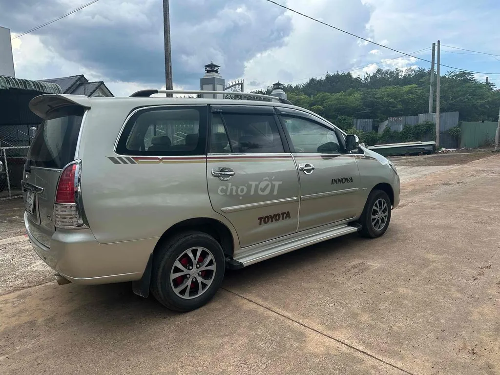Toyota Innova 2006 photo 2