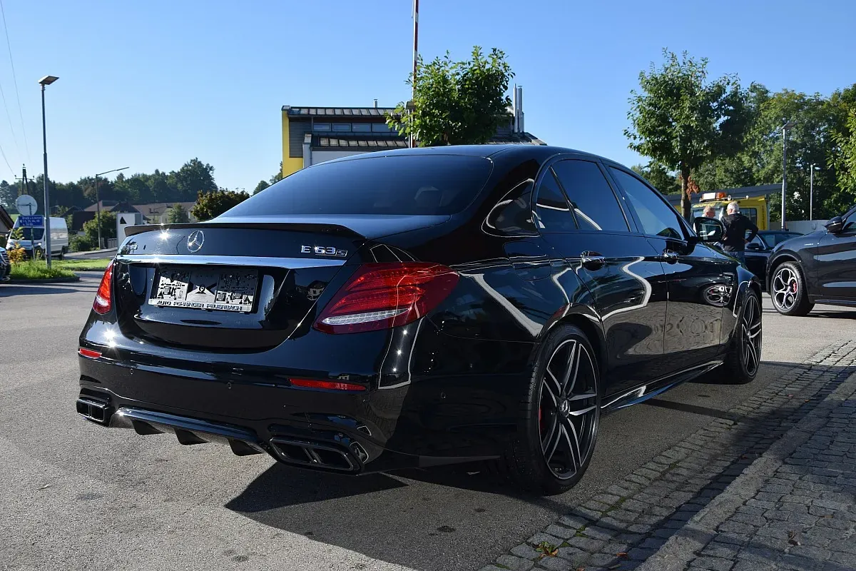 Mercedes-Benz E-Class 2018 photo 3