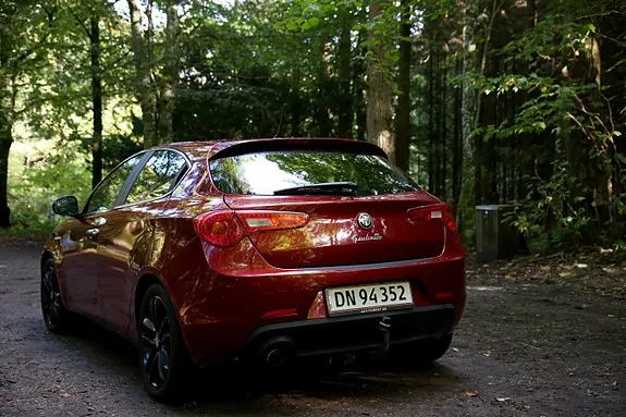 Alfa Romeo Giulietta 2011 photo 4