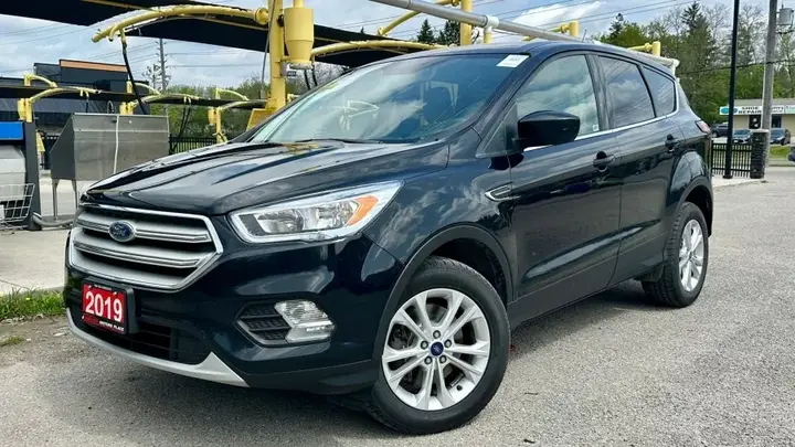 Ford Escape 2019 photo 2